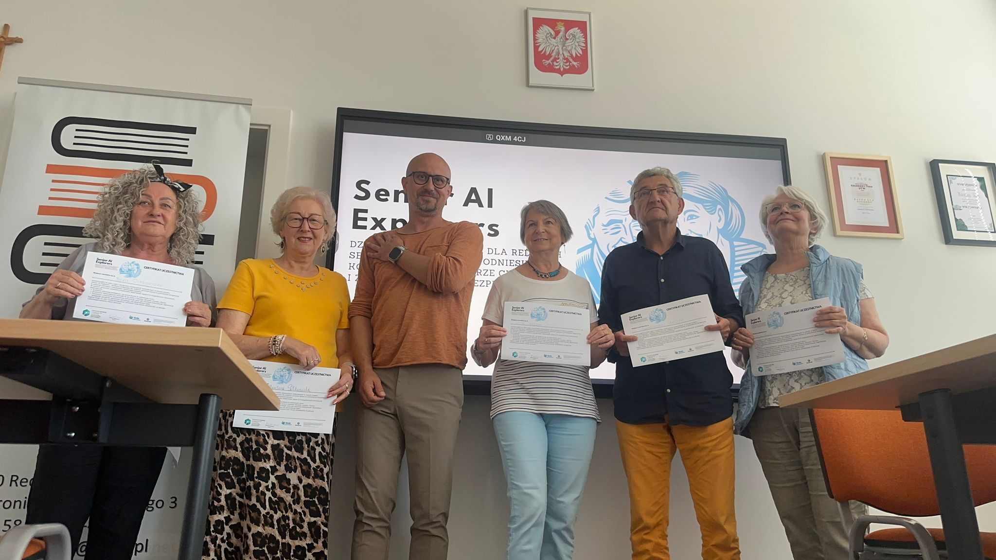 Redzcy seniorzy oswoili sztuczną inteligencję – 9 warsztatów za nami!
