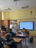 Sztuczna inteligencja coraz szybciej staje się częścią codzienności młodych l...